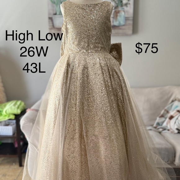 Elegant Gold Kids Dress with bow detail - Picture 1 of 2